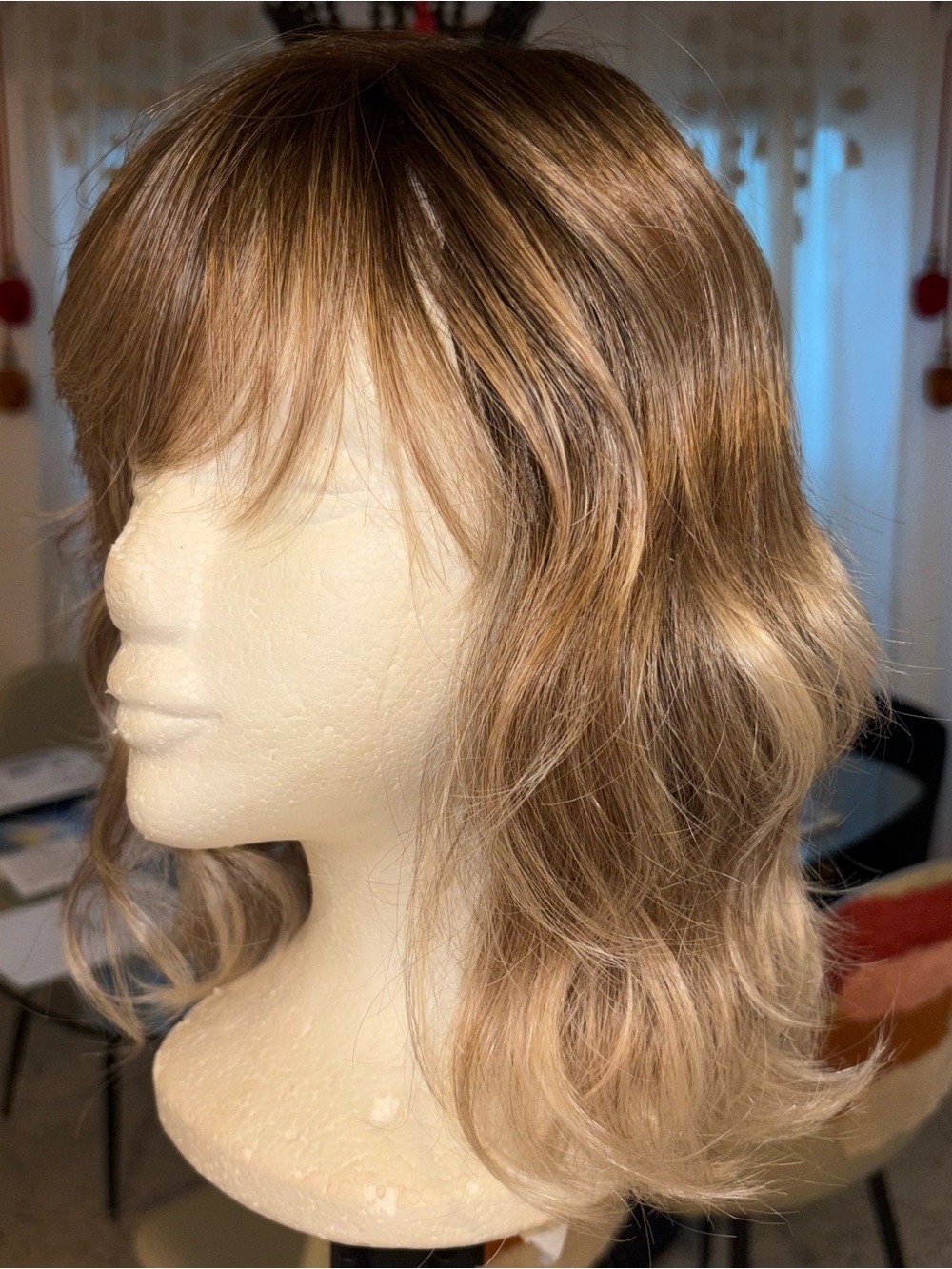 AMORE Braylen Synthetic Wig Melted Marshmallow! Excellent condition. Lace! Mono!